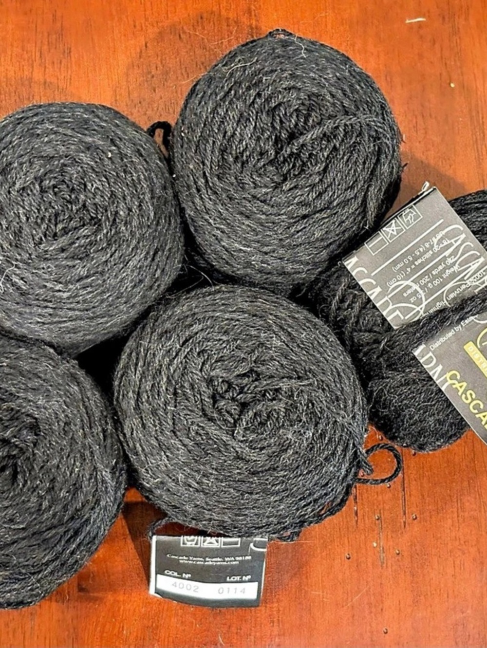 Cascade 220 100% Peruvian Highland Wool Yarn - 5 Skeins Charcoal Black (Size 4)